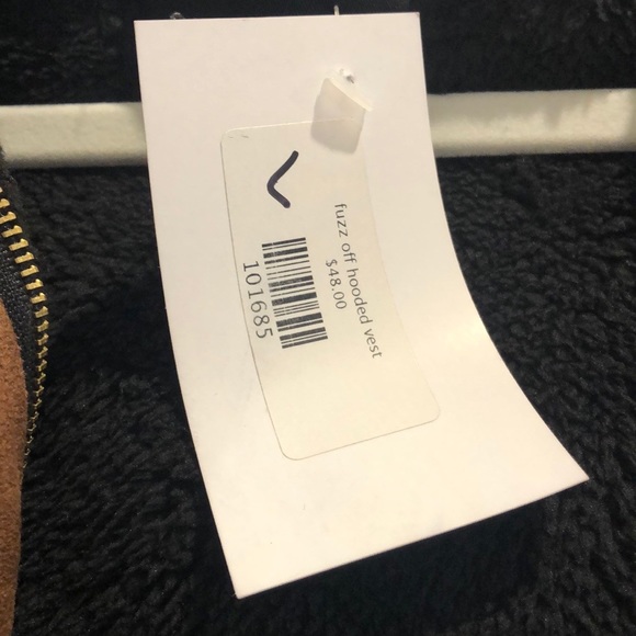 Hooded Vest - Picture 3 of 4